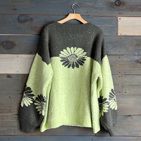 NWOT Free People In Bloom Oversized Sweater Floral Print Soft Cozy Boho S Green - Picture 8 of 12